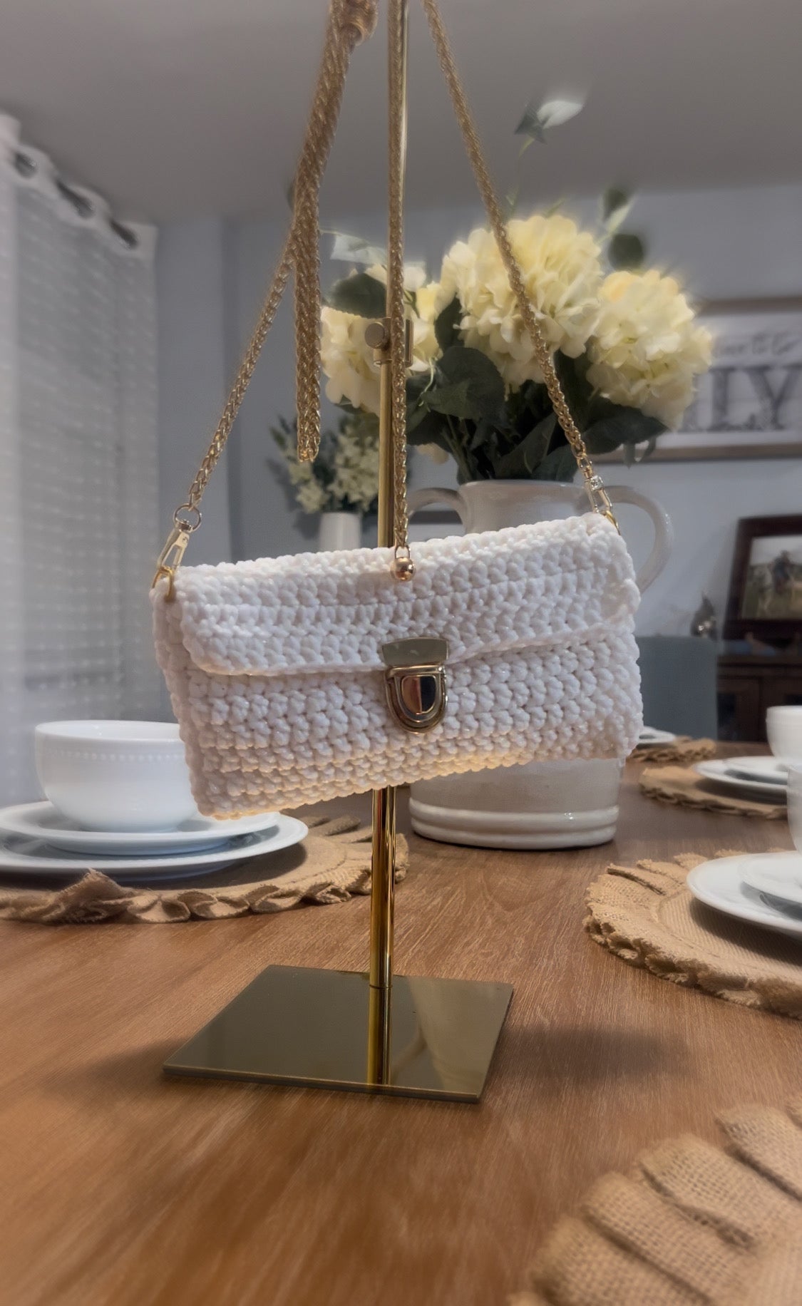 The Alva classic flap bag(white)